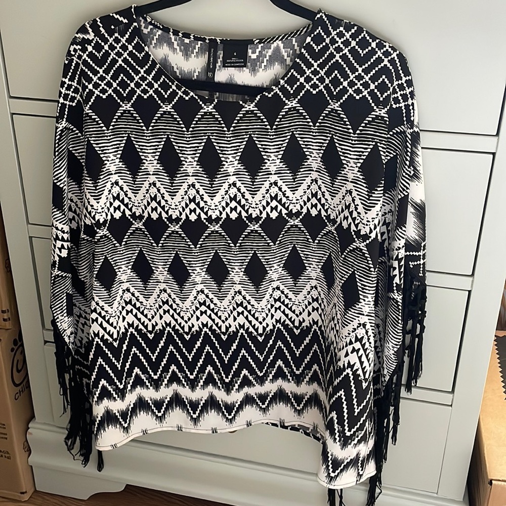 Blouse. Can fit a M.